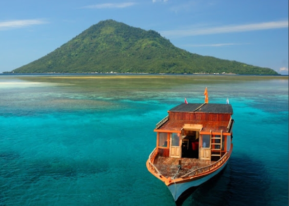 15 Destinasi Wisata Sulawesi Utara yang Menyaingi Keindahan Bali – Wajib Cek Sekarang!